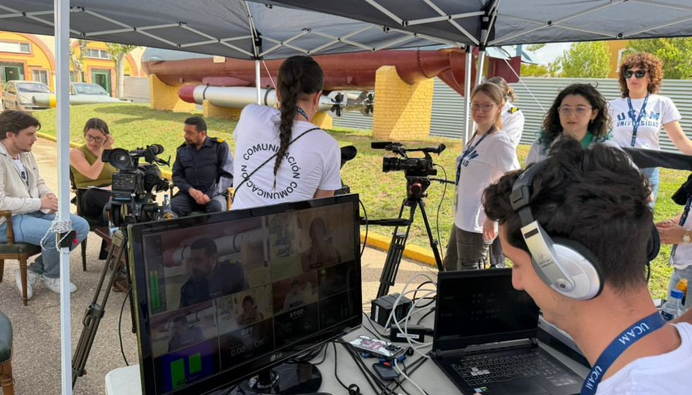 Estudiantes durante la realización del ejercicio 'Cartago 26'