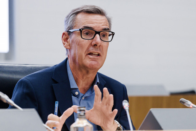 Archivo - El presidente de la CNMV, Carlos San Basilio.