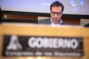 El vicepresidente primero y ministro de Economía, Comercio y Empresa, Carlos Cuerpo, durante la Comisión Mixta para la Unión Europea, a 23 de abril de 2026, en Madrid (España). Cuerpo comparece a 