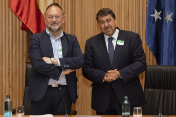 El vicepresidente de la CNMC, Angel García Castillejo, y el presidente de Sedigás, Joan Batalla