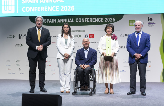 Concha Osácar recibe el Pedro de Churruca-ULI Spain Awards por su trayectoria dentro del inmobiliario.
