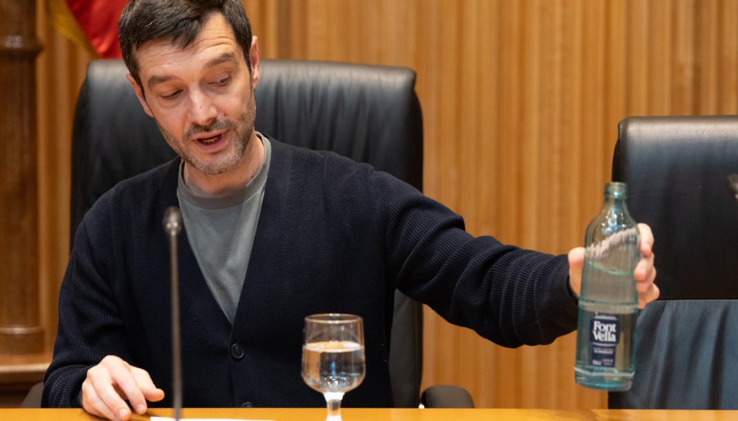 El ministro de Derechos Sociales, Consumo y Agenda 2030, Pablo Bustinduy, durante la jornada ‘Prórroga de alquileres. Hacia el derecho a una vivienda digna’, en la sala Ernest Lluch del Congreso 