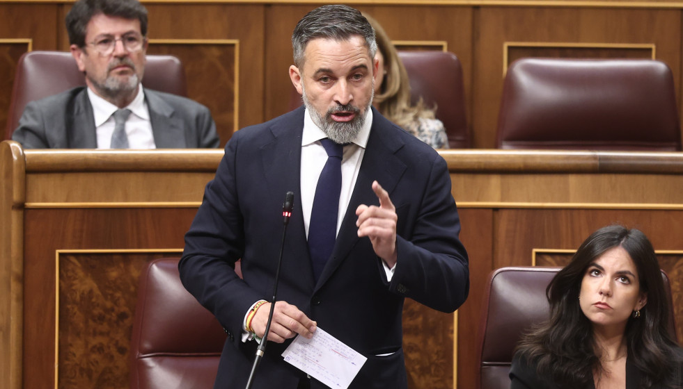 El presidente de VOX, Santiago Abascal, durante una sesión de control al Gobierno, en el Congreso, a 25 de marzo de 2026, en Madrid (España).