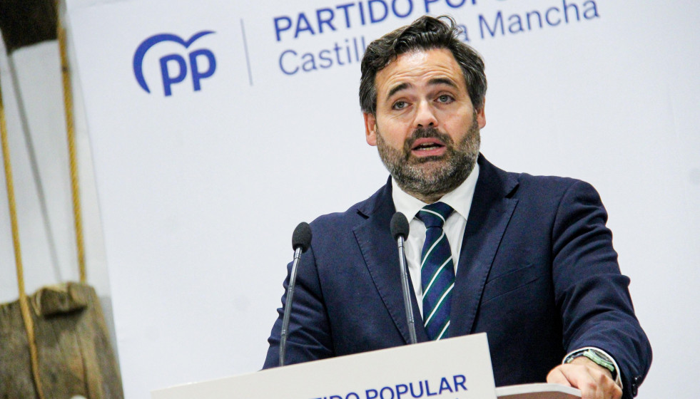Archivo - Paco Núñez en la Mesa de Infraestructuras del Partido Popular de Castilla-La Mancha.