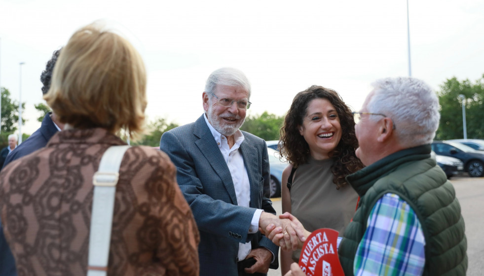 El expresidente de la Junta de Extremadura Juan Carlos Rodríguez Ibarra, a su llegada al 16º Congreso Regional del PSOE de Extremadura