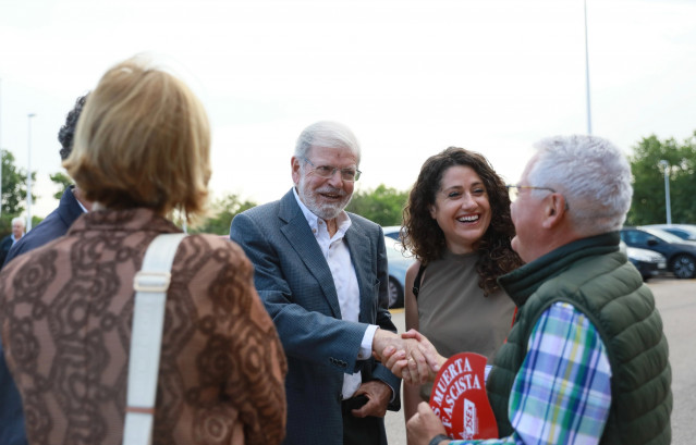 El expresidente de la Junta de Extremadura Juan Carlos Rodríguez Ibarra, a su llegada al 16º Congreso Regional del PSOE de Extremadura