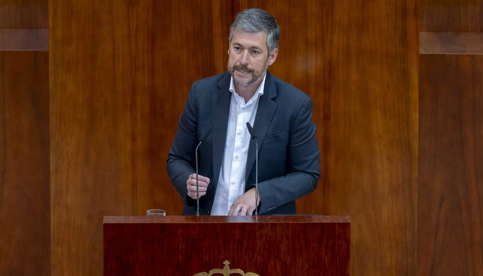 El consejero de Presidencia, Justicia y Administración Local, y portavoz del Gobierno autonómico, Miguel Ángel García Martín, durante el Pleno de la Asamblea de Madrid, a 9 de abril de 2026, en M