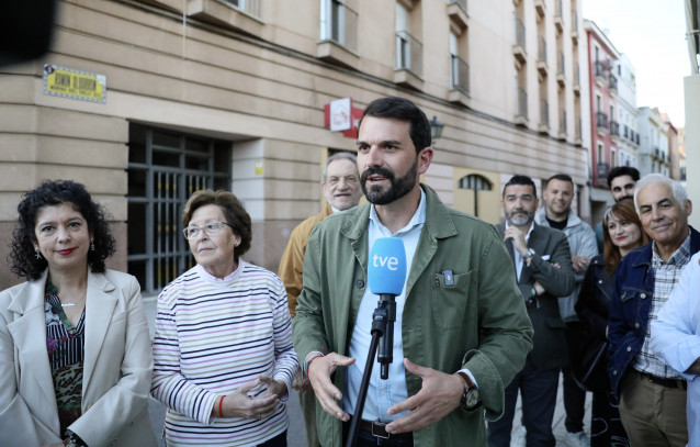 Archivo - El precandidato a la Secretaría General del PSOE de Extremadura, Álvaro Sánchez Cotrina. (Imagen de archivo).