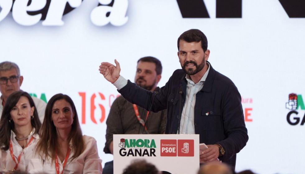 El secretario general del Psoe de Extremadura, álvaro Sánchez Cotrina
