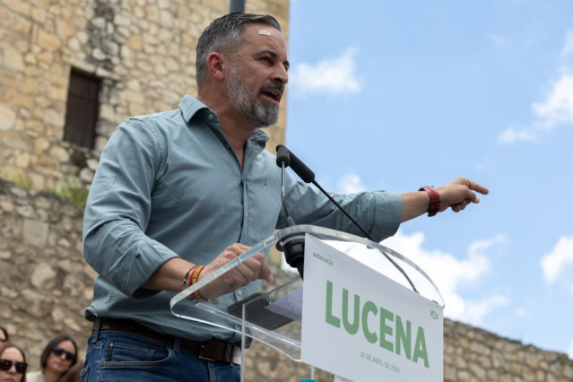 El presidente de Vox, Santiago Abascal, durante su intervención en el acto de partido celebrado en Lucena.