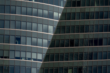 Archivo - Edificio de oficinas en el Cuatro Torres Business Area