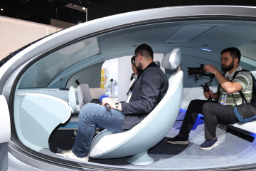 Geely muestra su primer robotaxi en el Salón del Automóvil de Pekín