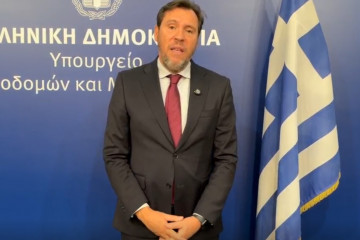 El ministro de Transportes y Movilidad Sostenible, Óscar Puente, durante su visita en Atenas