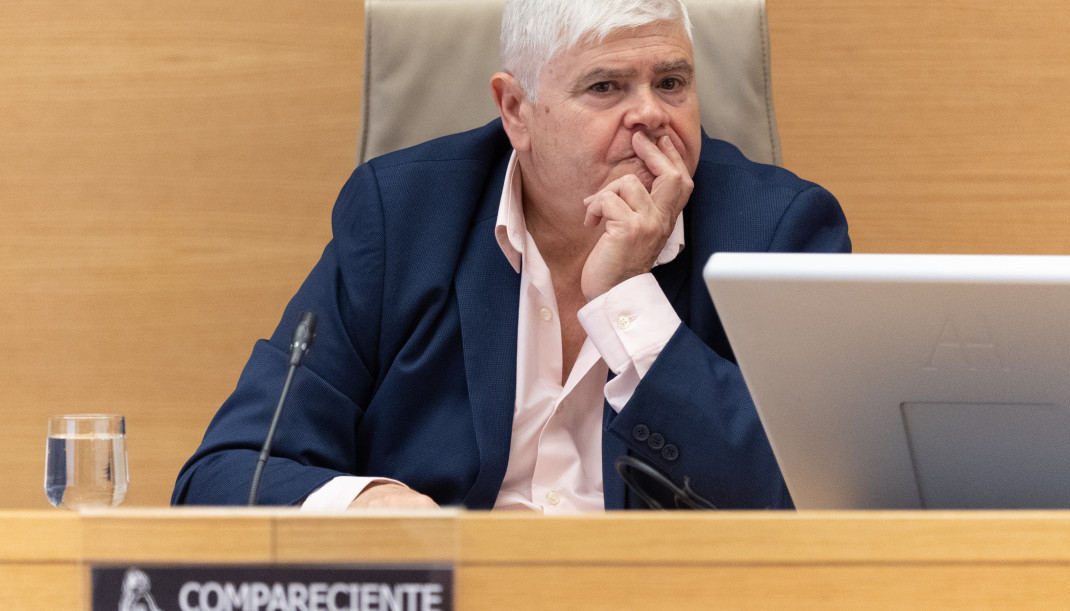 El exinspector jefe del Consorcio Provincial de Bomberos de Valencia retirado José Miguel Basset Blesa comparece ante la Comisión de Investigación sobre la gestión de la crisis derivada de la dana
