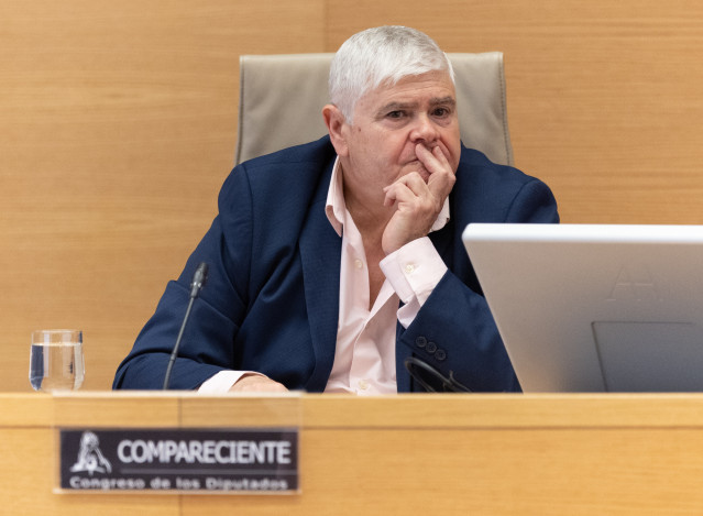 El exinspector jefe del Consorcio Provincial de Bomberos de Valencia retirado José Miguel Basset Blesa comparece ante la Comisión de Investigación sobre la gestión de la crisis derivada de la dana