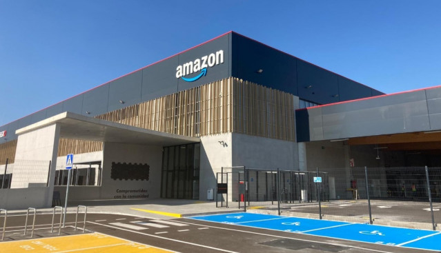 Archivo - La estación logística de Amazon en Mollet del Vallès
