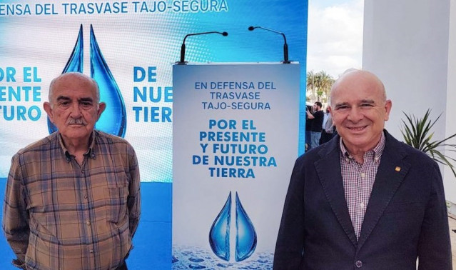 Los Diputados Regionales De Vox En La Asamblea Regional De Murcia, Antonio Martínez Nieto Y Alberto Garre