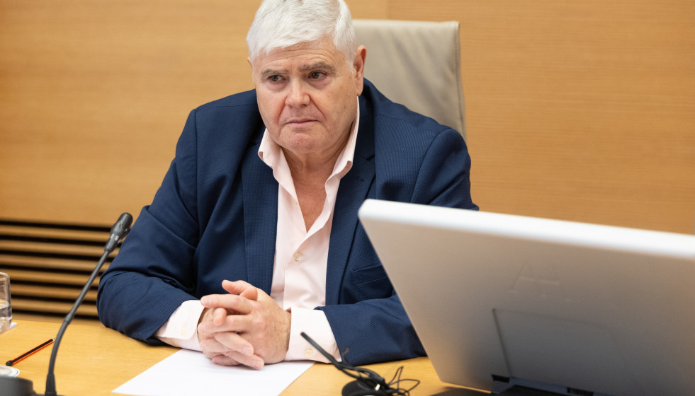 El exinspector jefe del Consorcio Provincial de Bomberos de Valencia retirado José Miguel Basset Blesa comparece ante la Comisión de Investigación sobre la gestión de la crisis derivada de la dana