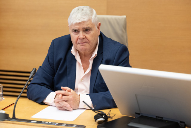 El exinspector jefe del Consorcio Provincial de Bomberos de Valencia retirado José Miguel Basset Blesa comparece ante la Comisión de Investigación sobre la gestión de la crisis derivada de la dana.