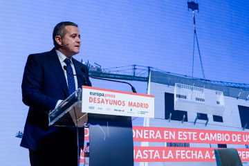 El consejero de Vivienda, Transportes e Infraestructuras, Jorge Rodrigo, participa en un desayuno organizado por Europa Press, a 28 de abril de 2026, en Madrid (España).