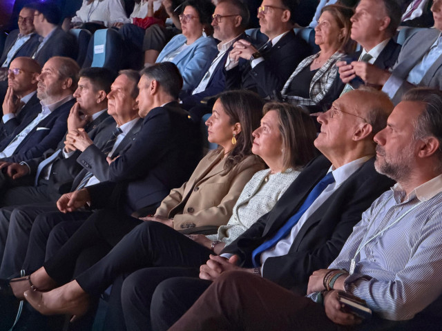 Autoridades en la apertura de la jornada.