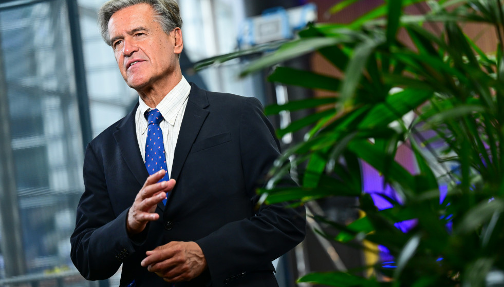 Archivo - El eurodiputado del PSOE Juan Fernando López Aguilar en los pasillos del Parlamento Europeo.