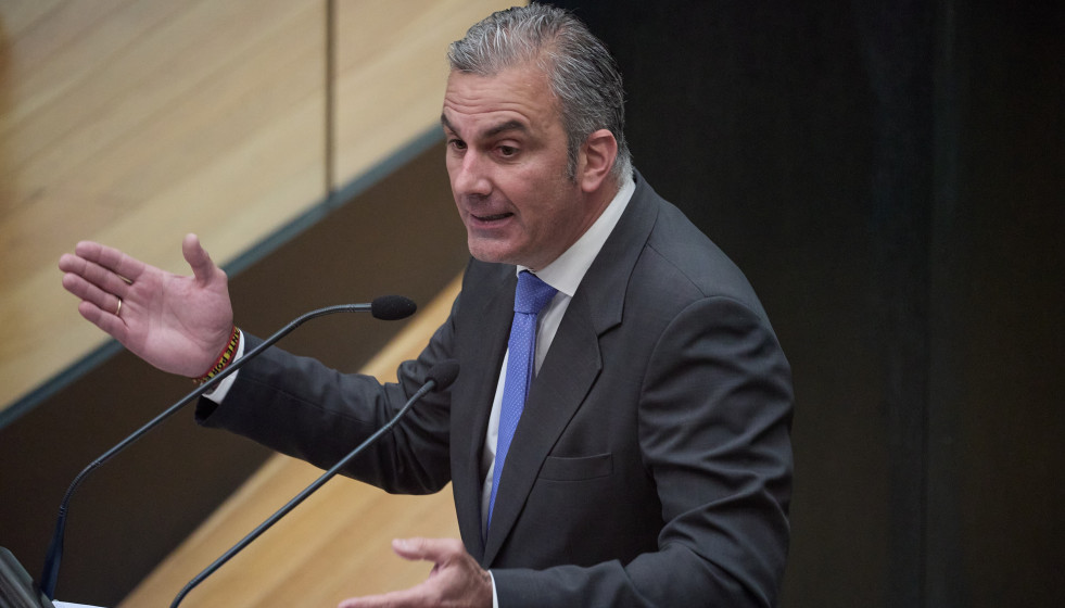 Archivo - El portavoz de VOX en el Ayuntamiento, Javier Ortega Smith, interviene durante un pleno extraordinario del Ayuntamiento de Madrid, en el Palacio de Cibeles, a 25 de junio de 2024, en Madrid 