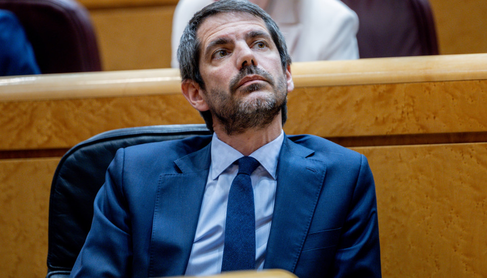 El ministro de Cultura, Ernest Urtasun, durante la sesión de control al Gobierno, a 21 de abril de 2026, en Madrid (España).