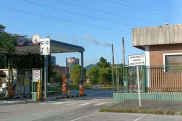 Archivo - Entrada de Sotiello de la factoría gijonesa de ArcelorMittal.