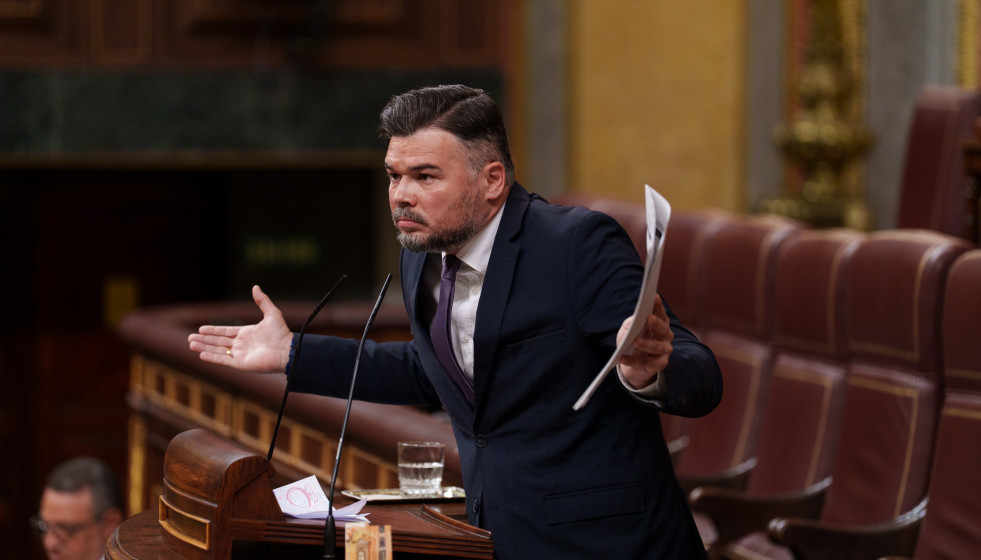 El portavoz de ERC en el Congreso, Gabriel Rufián, interviene durante una sesión plenaria en el Congreso, a 28 de abril de 2026, en Madrid (España).