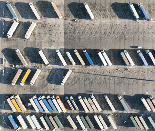 Archivo - Camiones en el puerto de Algeciras.