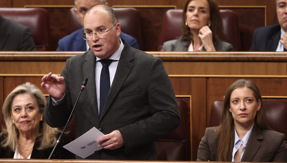 Archivo - El secretario general del PP, Miguel Tellado, interviene durante una sesión de control al Gobierno, en el Congreso de los Diputados, a 18 de febrero de 2026, en Madrid (España).