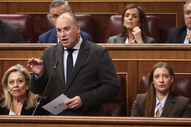 Archivo - El secretario general del PP, Miguel Tellado, interviene durante una sesión de control al Gobierno, en el Congreso de los Diputados, a 18 de febrero de 2026, en Madrid (España).