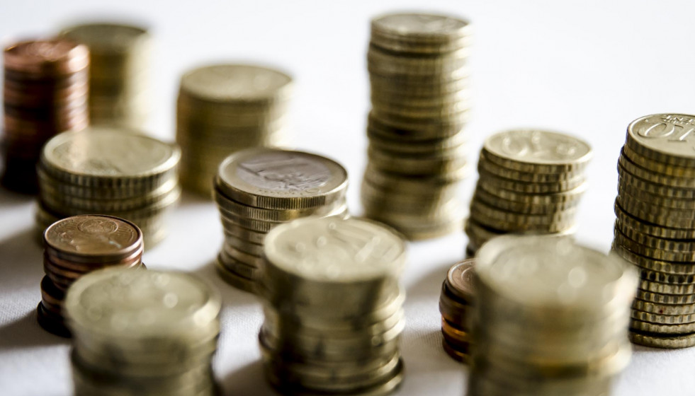 Archivo - Monedas, moneda, billete, billetes,euro ,euros, capital, efectivo, metálico, riqueza