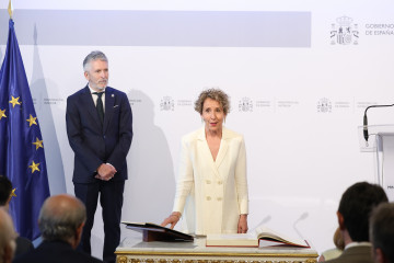 Archivo - El ministro del Interior, Fernando Grande-Marlaska, preside la toma de posesión de la nueva secretaria de Estado de Seguridad, Aina Calvo, en la sede del Ministerio, a 5 de junio de 2025, e