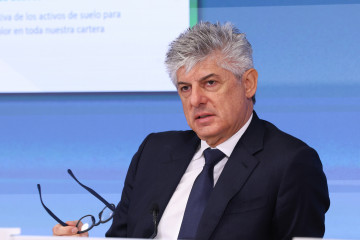 Archivo - El consejero delegado de Cellnex, Marco Patuano, durante una rueda de prensa, en el Auditorio Castellana 81 Meeting Place, a 27 de febrero de 2026, en Madrid (España). Cellnex registró una