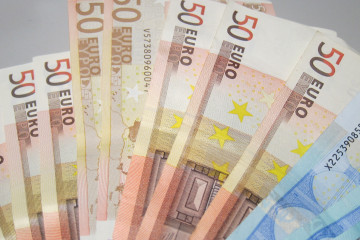 Archivo - Billetes de euro, dinero