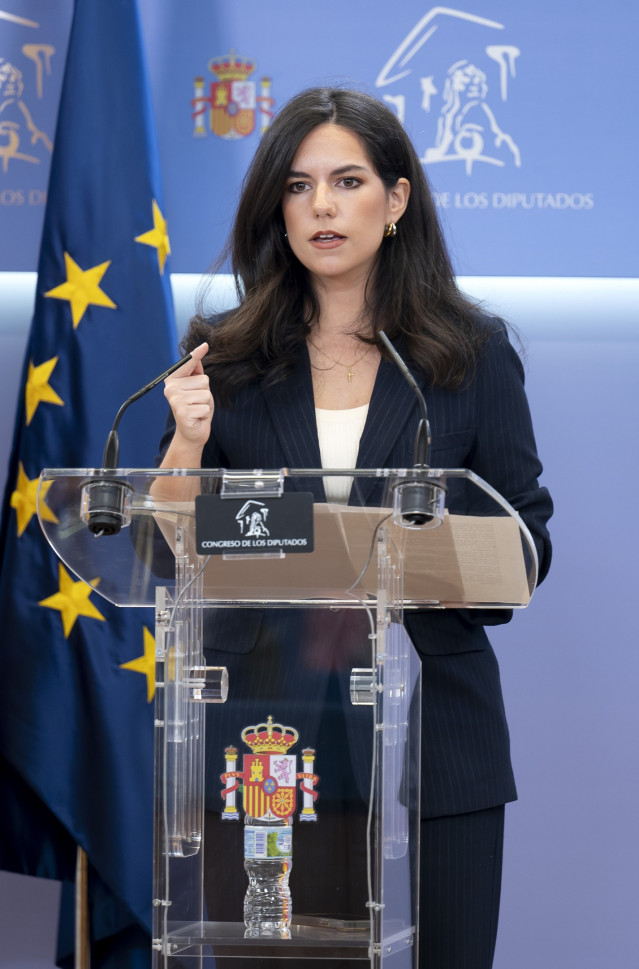 La portavoz de Vox en el Congreso, Pepa Millán, durante una rueda de prensa en el Congreso