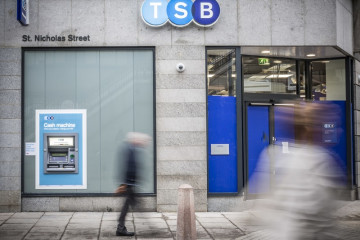 Archivo - Oficina de TSB, filial británica de Sabadell, en Reino Unido.