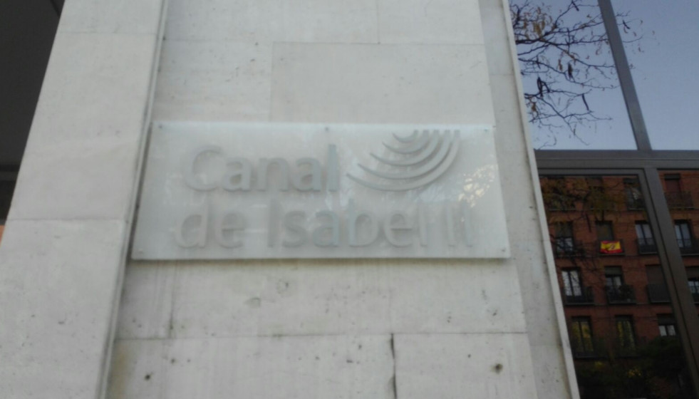 Archivo - Imagen de recurso de la fachada de la sede del Canal de Isabel II en calle Santa Engracia.