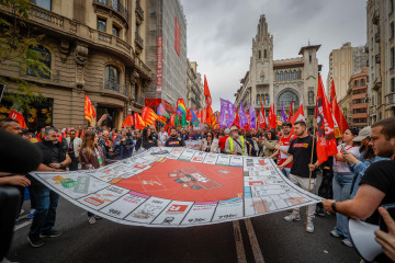 EuropaPress 6689700 varias personas manifestacion dia trabajador mayo 2025 barcelona catalunya