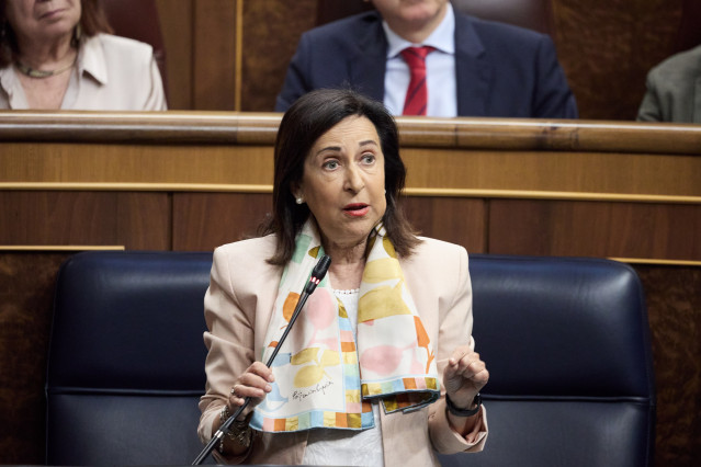 Archivo - La ministra de Defensa, Margarita Robles, interviene durante una sesión de control al Gobierno, en el Congreso de los Diputados, a 18 de junio de 2025, en Madrid (España).