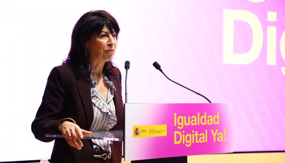 Archivo - La ministra de Igualdad, Ana Redondo, durante un acto público.