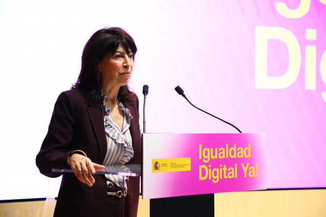 Archivo - La ministra de Igualdad, Ana Redondo, durante un acto público.
