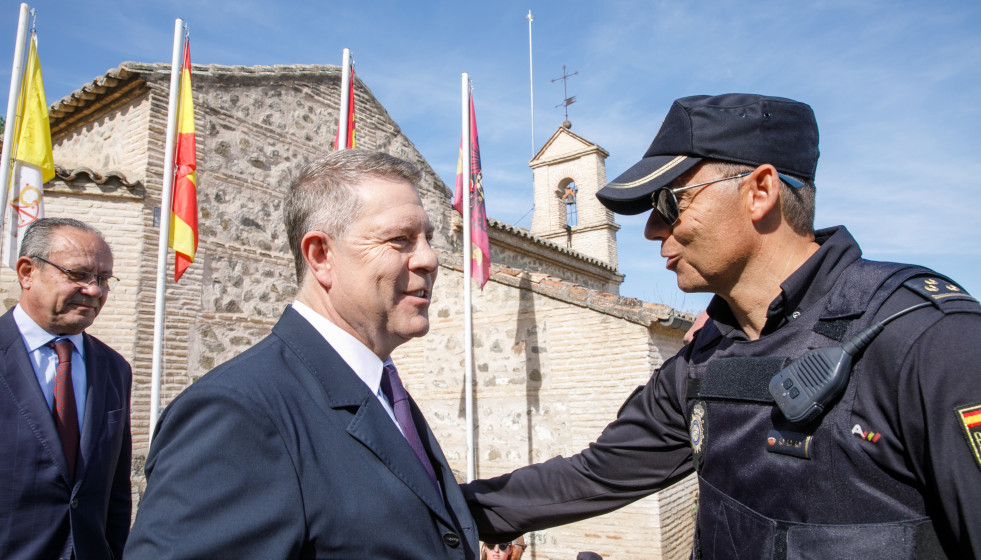 El presidente regional, Emilano García-Page, en la ermita del Valle