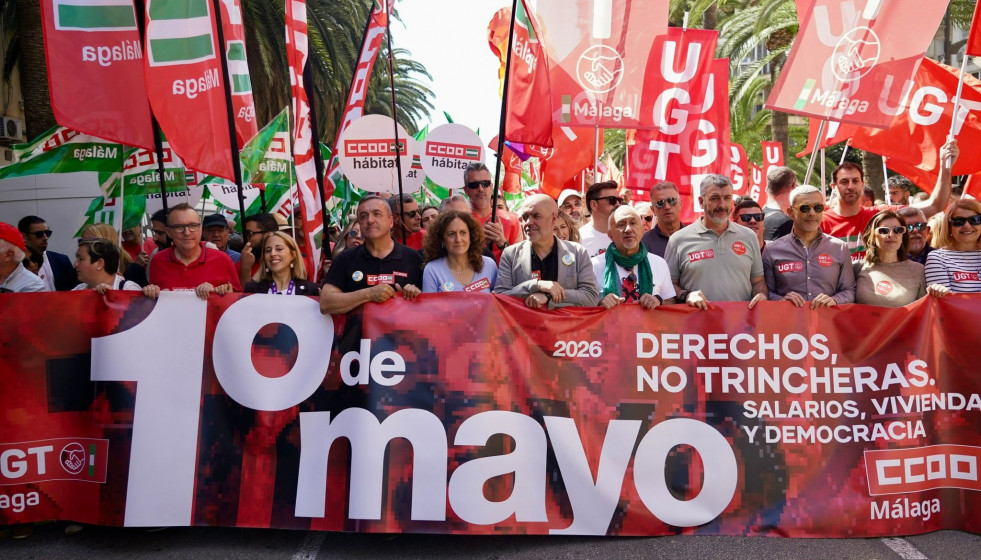 Los secretarios generales de CCOO y UGT, Unai Sordo y Pepe Álvarez, respectivamente, en Málaga en la manifestación por el Día del Trabajo, bajo el lema 'Derechos, no trincheras. Salarios, vivienda