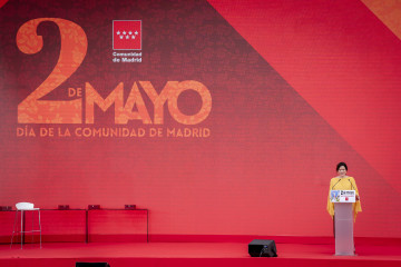 Archivo - La presidenta de la Comunidad de Madrid, Isabel Díaz Ayuso, interviene durante la entrega de las Grandes Cruces de la Orden del Dos de Mayo, en la Puerta del Sol de Madrid, a 2 de mayo de 2