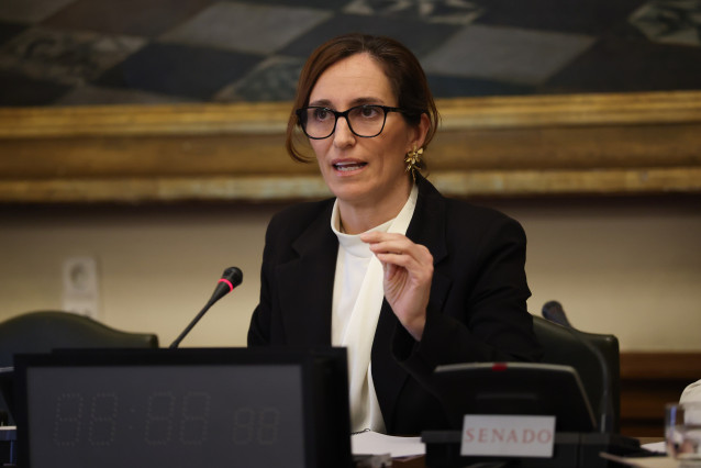 La ministra de Sanidad, Mónica García, durante una comparecencia ante la Comisión de Sanidad en el Senado, a 23 de abril de 2026, en Madrid (España)