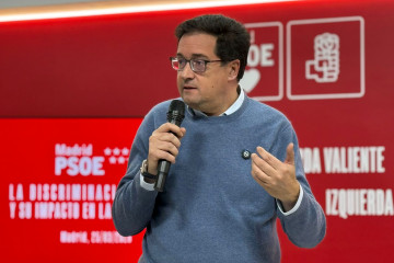 Archivo - El secretario general del PSOE-M y ministro para la Transformación Digital y de la Función Pública, Óscar López