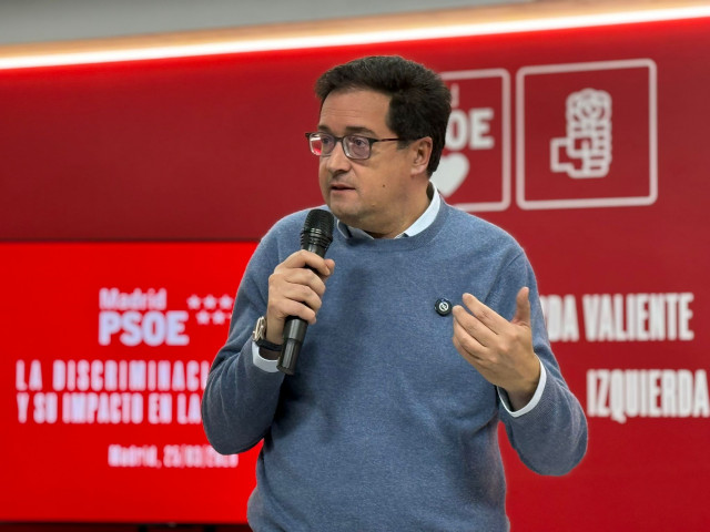 Archivo - El secretario general del PSOE-M y ministro para la Transformación Digital y de la Función Pública, Óscar López